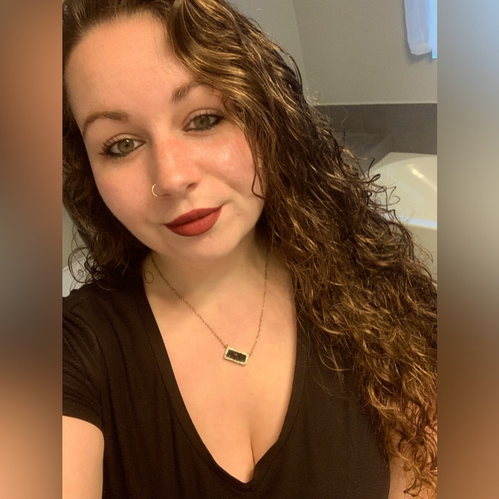 Meet your Posher, Sabrina